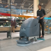 Máquina de lavar chão industrial TBL4045